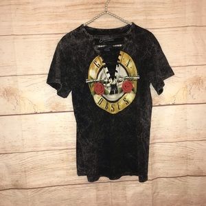 Bravado Tops - Bravado size medium sexy guns and roses t shirt Bravado Tops - Bravado size medium sexy guns and roses t shirt